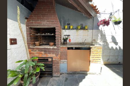Casa à venda com 126m², 4 quartos e 3 vagas Casa à venda com 126m², 4 quartos e 3 vagasChurrasqueira