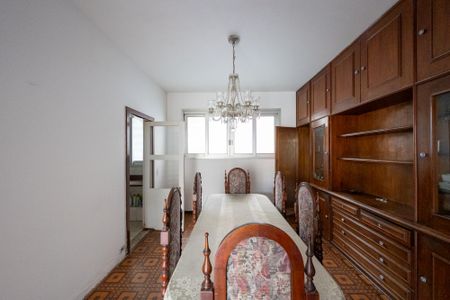 Casa à venda com 800m², 3 quartos e 3 vagas Casa à venda com 800m², 3 quartos e 3 vagasSala de Jantar