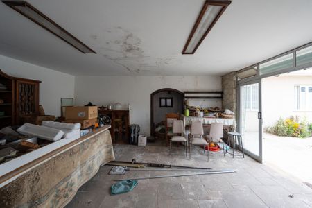 Casa à venda com 800m², 3 quartos e 3 vagas Casa à venda com 800m², 3 quartos e 3 vagasSalão de Festas