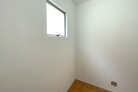 Apartamento à venda com 166m², 3 quartos e 2 vagas Apartamento à venda com 166m², 3 quartos e 2 vagasQuarto de Serviço