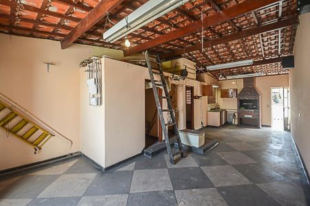 Casa à venda com 280m², 2 quartos e 5 vagas Casa à venda com 280m², 2 quartos e 5 vagasÁrea comum - Salão de festas