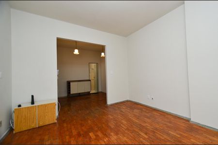 Apartamento para alugar com 91m², 2 quartos e sem vagaSala de estar