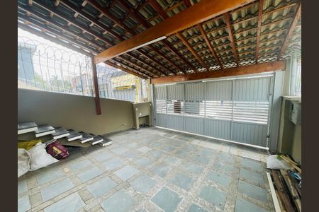 Casa à venda com 109m², 3 quartos e 2 vagas Casa à venda com 109m², 3 quartos e 2 vagasGaragem