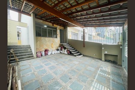Casa à venda com 109m², 3 quartos e 2 vagas Casa à venda com 109m², 3 quartos e 2 vagasGaragem
