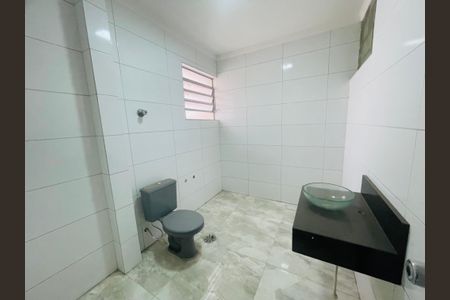 Casa à venda com 109m², 3 quartos e 2 vagas Casa à venda com 109m², 3 quartos e 2 vagasBanheiro 2
