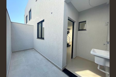 Casa à venda com 118m², 3 quartos e 2 vagasÁrea Externa