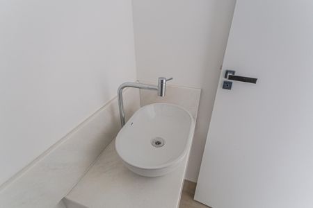 Apartamento à venda com 94m², 3 quartos e 2 vagas Apartamento à venda com 94m², 3 quartos e 2 vagasPia do Lavabo na Sala