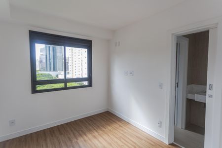 Apartamento à venda com 178m², 4 quartos e 3 vagasSemi-Suíte 2