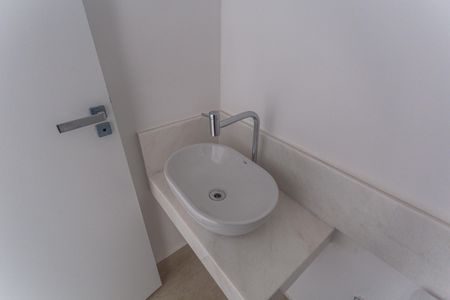 Apartamento à venda com 130m², 3 quartos e 3 vagas Apartamento à venda com 130m², 3 quartos e 3 vagasPia do Lavabo da Sala
