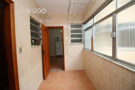 Apartamento à venda com 75m², 2 quartos e 1 vagaÁrea de Serviço