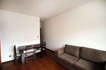 Apartamento à venda com 75m², 2 quartos e 1 vagaSala