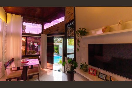 Casa à venda com 82m², 2 quartos e 1 vagaSala