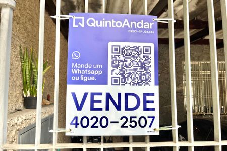 Casa à venda com 180m², 3 quartos e 2 vagas Casa à venda com 180m², 3 quartos e 2 vagasPlaquinha