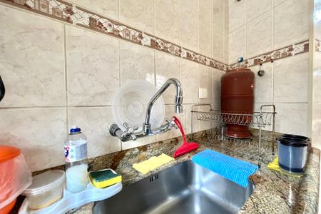 Casa à venda com 180m², 3 quartos e 2 vagas Casa à venda com 180m², 3 quartos e 2 vagasCozinha