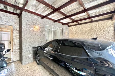 Casa à venda com 180m², 3 quartos e 2 vagas Casa à venda com 180m², 3 quartos e 2 vagasGaragem