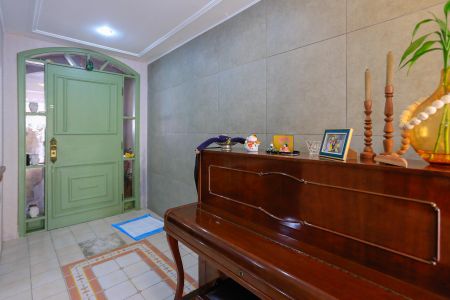 Casa à venda com 185m², 3 quartos e 2 vagas Casa à venda com 185m², 3 quartos e 2 vagasSala de Jantar