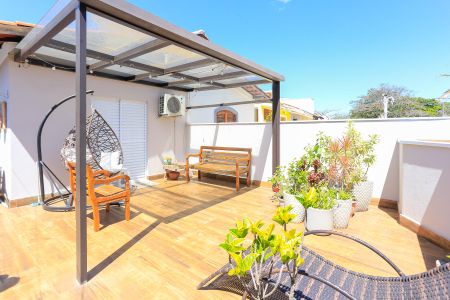 Casa à venda com 185m², 3 quartos e 2 vagas Casa à venda com 185m², 3 quartos e 2 vagasVaranda da Suíte