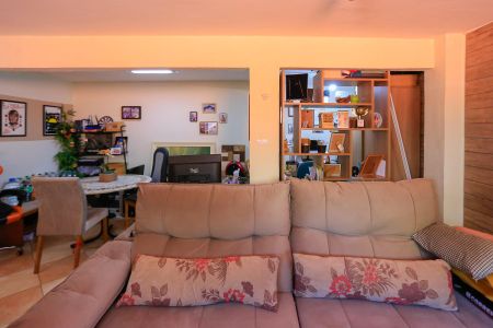 Casa à venda com 185m², 3 quartos e 2 vagas Casa à venda com 185m², 3 quartos e 2 vagasSala