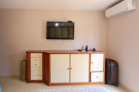 Casa à venda com 185m², 3 quartos e 2 vagas Casa à venda com 185m², 3 quartos e 2 vagasSuíte