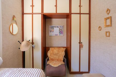 Casa à venda com 185m², 3 quartos e 2 vagas Casa à venda com 185m², 3 quartos e 2 vagasQuarto