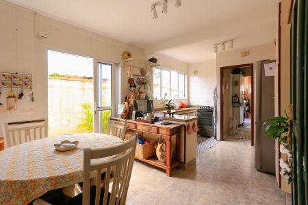 Casa à venda com 185m², 3 quartos e 2 vagas Casa à venda com 185m², 3 quartos e 2 vagasCozinha