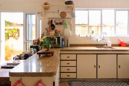 Casa à venda com 185m², 3 quartos e 2 vagas Casa à venda com 185m², 3 quartos e 2 vagasCozinha