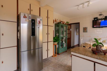 Casa à venda com 185m², 3 quartos e 2 vagas Casa à venda com 185m², 3 quartos e 2 vagasCozinha