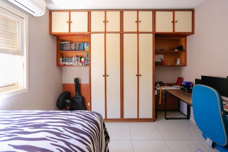 Casa à venda com 185m², 3 quartos e 2 vagas Casa à venda com 185m², 3 quartos e 2 vagasQuarto 2