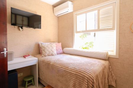 Casa à venda com 185m², 3 quartos e 2 vagas Casa à venda com 185m², 3 quartos e 2 vagasQuarto