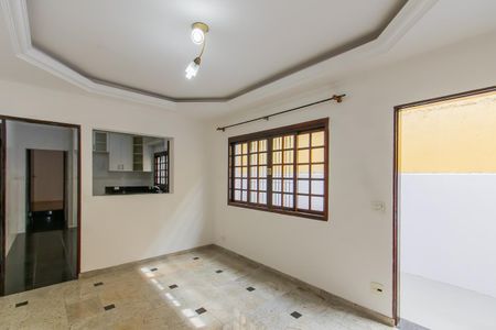 Casa à venda com 109m², 2 quartos e 2 vagasSala