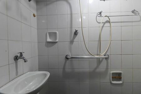 Casa à venda com 120m², 3 quartos e 2 vagas Casa à venda com 120m², 3 quartos e 2 vagasBanheiro de Serviço