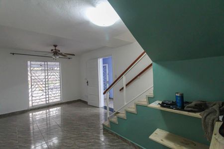 Casa à venda com 120m², 3 quartos e 2 vagas Casa à venda com 120m², 3 quartos e 2 vagasSala