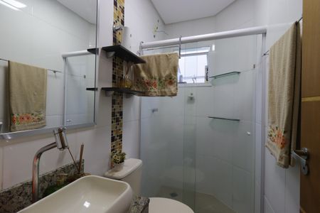 Apartamento à venda com 81m², 3 quartos e 2 vagasBanheiro Social