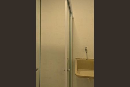 Banheiro de apartamento para alugar com 1 quarto, 32m² em Embaré, Santos