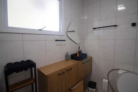 Apartamento para alugar com 68m², 2 quartos e 1 vaga Apartamento para alugar com 68m², 2 quartos e 1 vagaBanheiro
