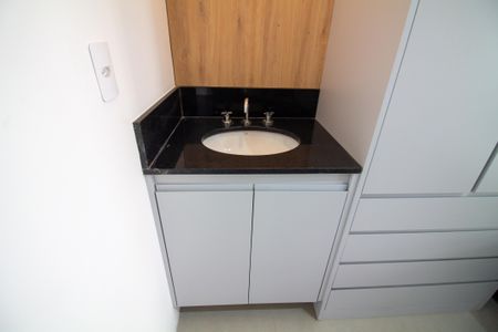 Banheiro Social de kitnet/studio à venda com 1 quarto, 19m² em Jardim das Acacias, São Paulo