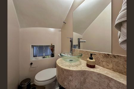Casa à venda com 165m², 3 quartos e 2 vagas Casa à venda com 165m², 3 quartos e 2 vagasLavabo