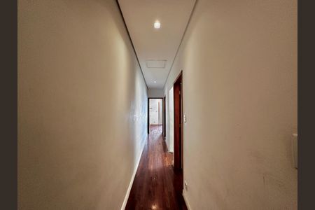 Casa à venda com 165m², 3 quartos e 2 vagas Casa à venda com 165m², 3 quartos e 2 vagasCorredor Quartos
