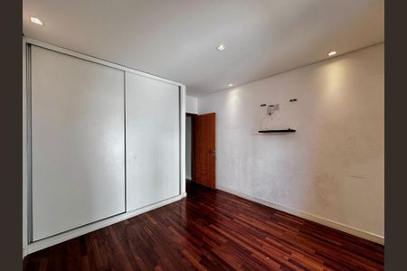 Casa à venda com 165m², 3 quartos e 2 vagas Casa à venda com 165m², 3 quartos e 2 vagasQuarto 3