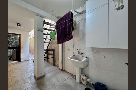 Casa à venda com 165m², 3 quartos e 2 vagas Casa à venda com 165m², 3 quartos e 2 vagasÁrea de Serviço