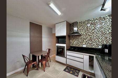 Casa à venda com 165m², 3 quartos e 2 vagas Casa à venda com 165m², 3 quartos e 2 vagasCozinha