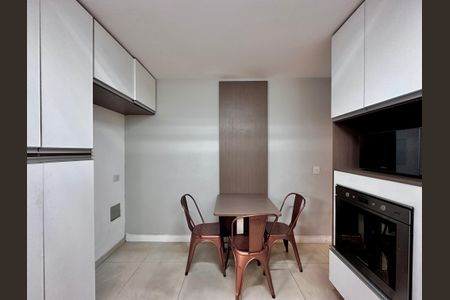 Casa à venda com 165m², 3 quartos e 2 vagas Casa à venda com 165m², 3 quartos e 2 vagasCozinha