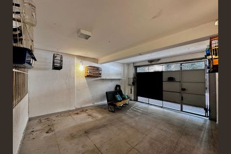 Casa à venda com 165m², 3 quartos e 2 vagas Casa à venda com 165m², 3 quartos e 2 vagasGaragem