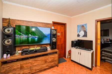 Casa à venda com 100m², 3 quartos e 1 vaga Casa à venda com 100m², 3 quartos e 1 vagaSala de TV