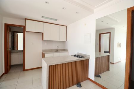 Cozinha de apartamento para alugar com 1 quarto, 44m² em Ondina, Salvador