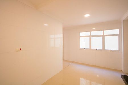 Apartamento à venda com 127m², 3 quartos e 3 vagas Apartamento à venda com 127m², 3 quartos e 3 vagasCozinha