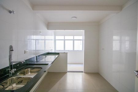 Apartamento à venda com 127m², 3 quartos e 2 vagas Apartamento à venda com 127m², 3 quartos e 2 vagasCozinha