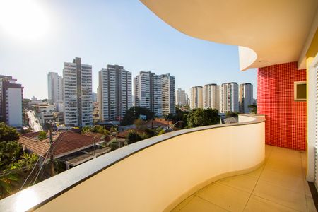 Apartamento à venda com 168m², 3 quartos e 3 vagas Apartamento à venda com 168m², 3 quartos e 3 vagasVaranda gourmet