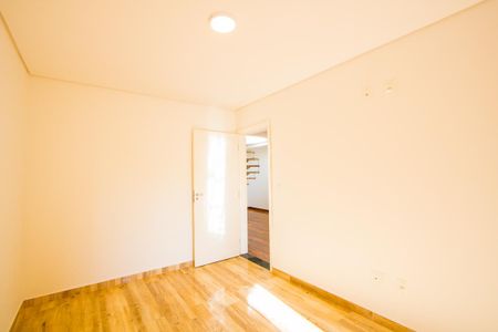Apartamento à venda com 168m², 3 quartos e 3 vagas Apartamento à venda com 168m², 3 quartos e 3 vagasQuarto 2 - Suíte