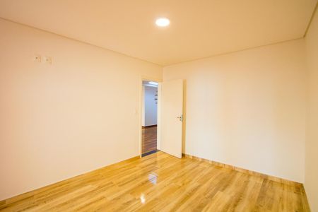 Apartamento à venda com 171m², 3 quartos e 3 vagas Apartamento à venda com 171m², 3 quartos e 3 vagasQuarto 2 - Suíte